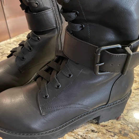 As seen one Cari Fletcher Current Mood Dolls Kill NWOT Motorcycle/Combat/Boots - Picture 6 of 7